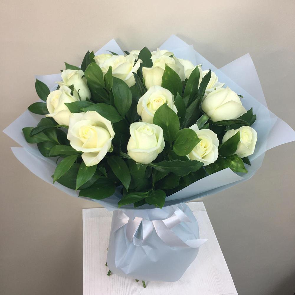 Букет 15 Белых роз Проуд в Староюрьево