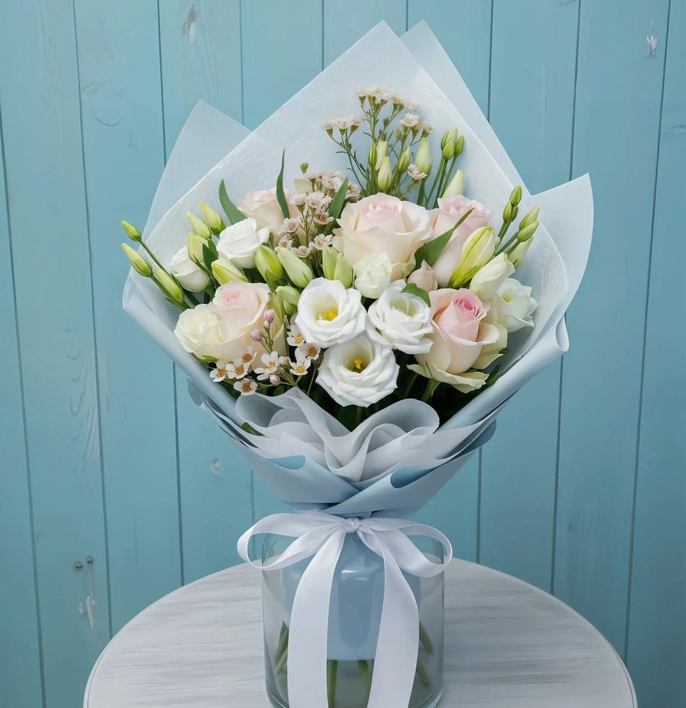 Букет цветов из: Розы и Лизиантусы в Староюрьево