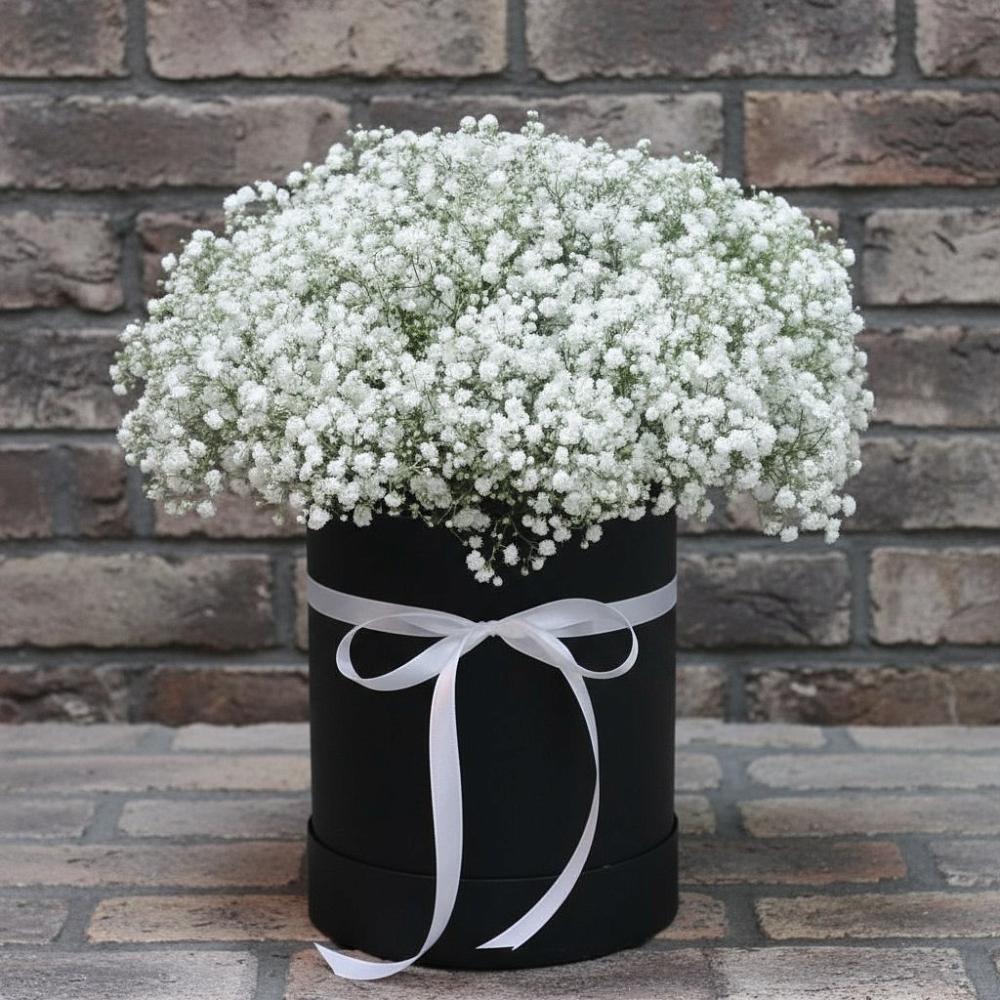 Цветочная композиция из Гипсофила в шляпной коробке в Староюрьево