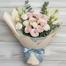 Букет цветов из:  Лизиантусы в Староюрьево