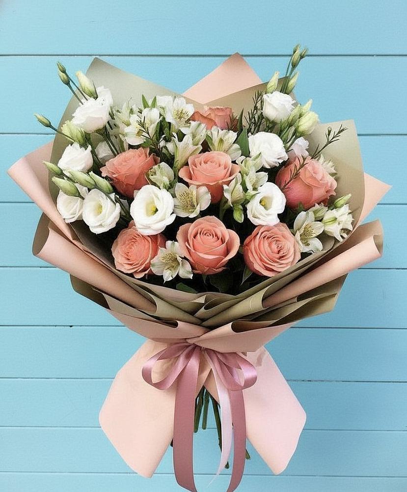 Букет цветов из: Розы, Альстромерии и Лизиантусы в Староюрьево