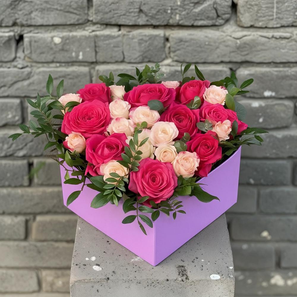 Цветочная композиция из Розы в коробке в Староюрьево