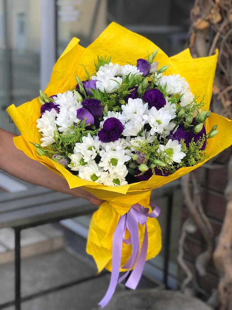 Букет цветов из: Ирисы, Хризантемы и Ромашки в Староюрьево