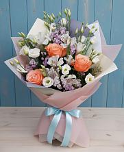 Букет цветов из:  Лизиантусы, Розы, Альстромерии и Гипсофила в Староюрьево