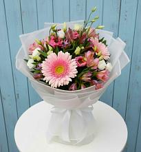 Букет цветов из:  Герберы, Альстромерии и Лизиантусы в Староюрьево