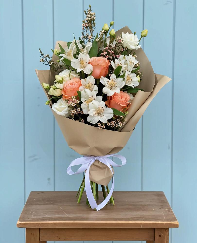 Букет цветов из: Альстромерии, Лизиантусы, Розы и Хризантемы в Староюрьево