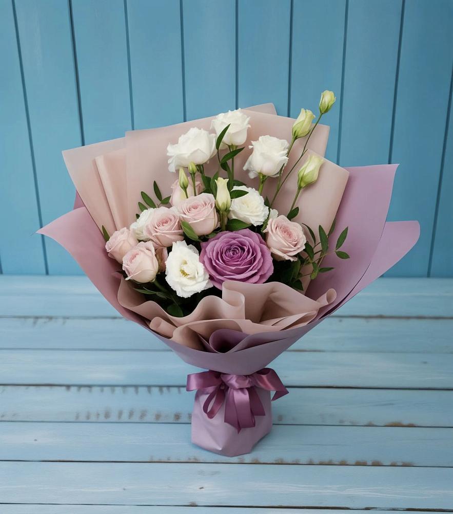 Букет цветов из: Розы и Лизиантусы в Староюрьево